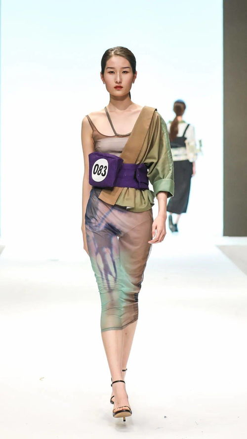 東華大學2017級服裝設計專業(yè)畢業(yè)設計秀（下）——服飾的創(chuàng)新與表達