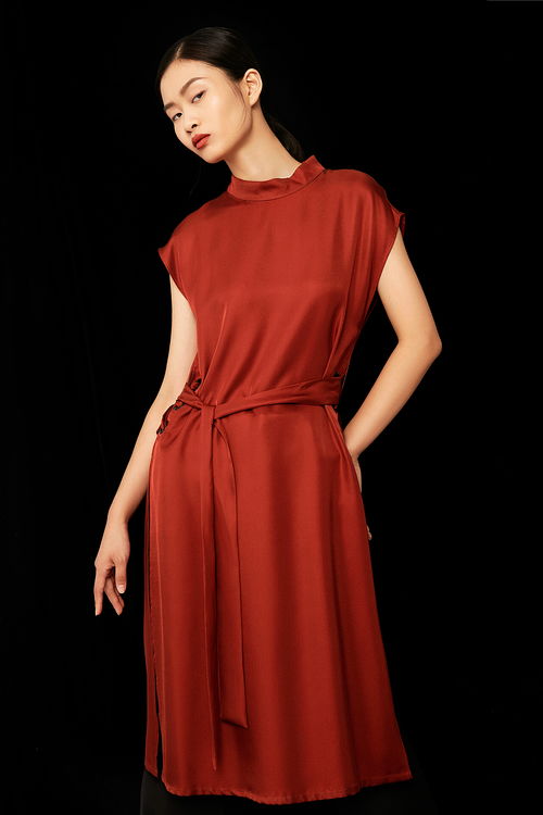 時尚配飾的視覺演繹 DYWA服裝拍攝中的鞋帽搭配藝術(shù)